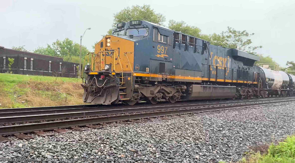 CSX 997 helps the 911.